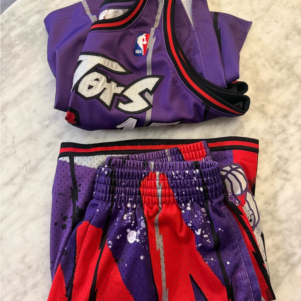 Vince Carter Toronto Raptors 1998-99 Purple Swingman Player Jersey & Pants Set - Picture 16 of 16